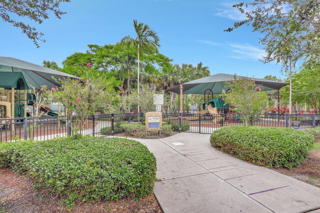 Building Photo - 3100 N Palm Aire Dr