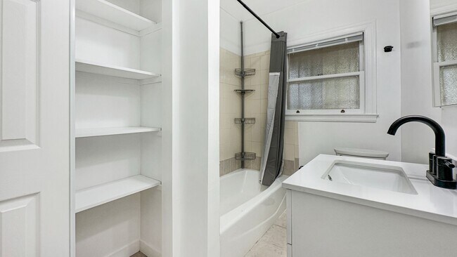 Building Photo - 4118-4120Penniman