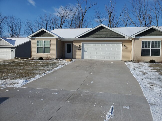 Building Photo - NEW CONSTRUCTION: 2 Bedroom 2 Full Bath Single Story in East Moline