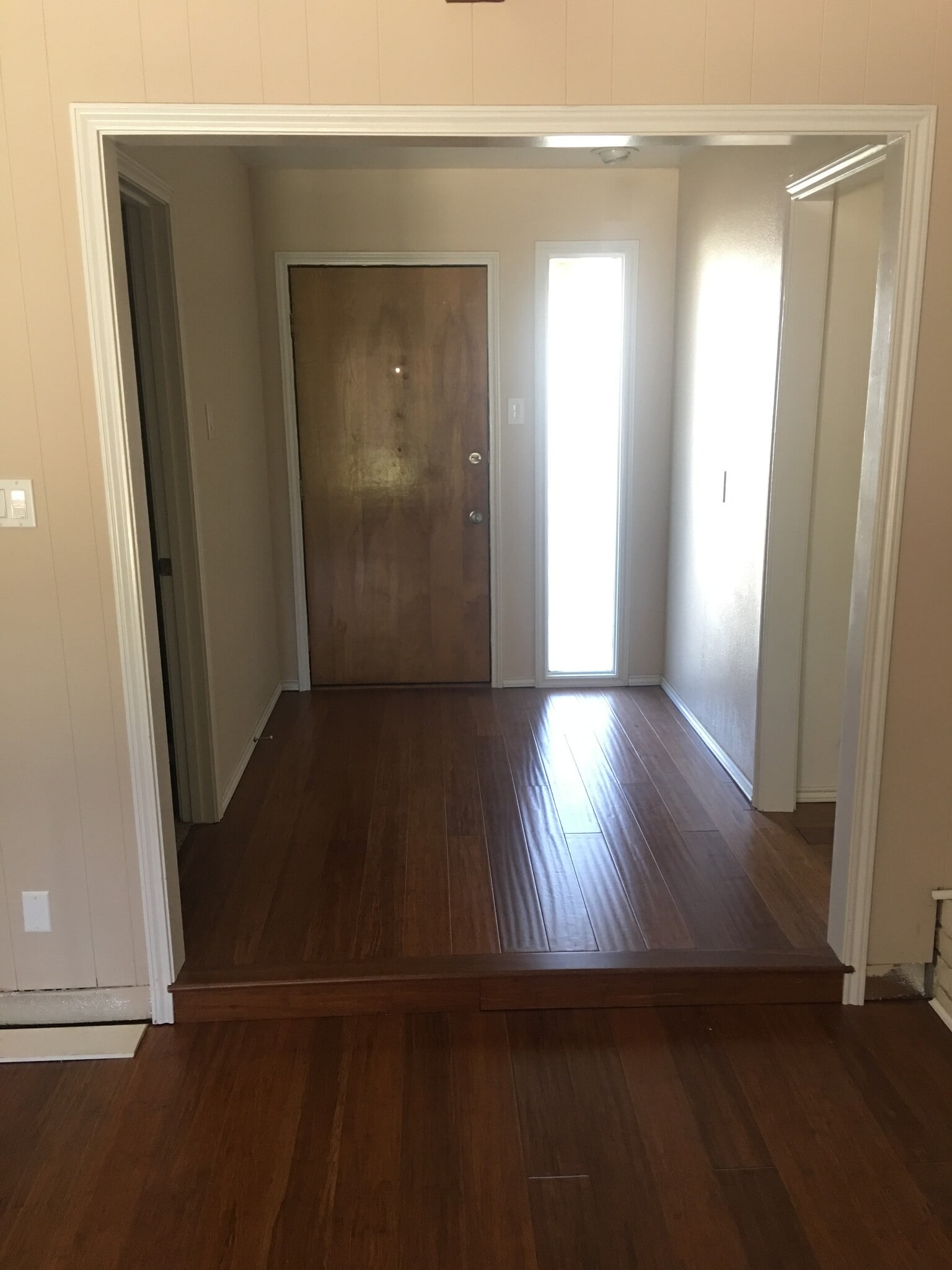 Foyer/front door - 5207 90th St