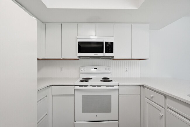 Building Photo - 114 Gleneagles Dr