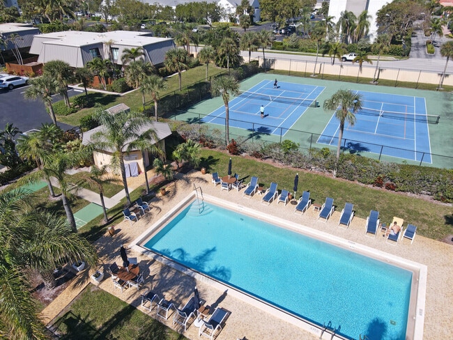 Building Photo - 1605 S US Hwy 1