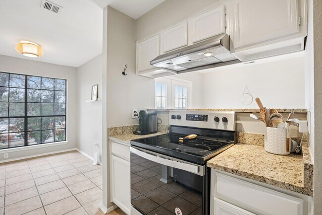 Building Photo - 4159 Steck Ave