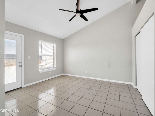 Building Photo - 1593 Hartsdale Dr