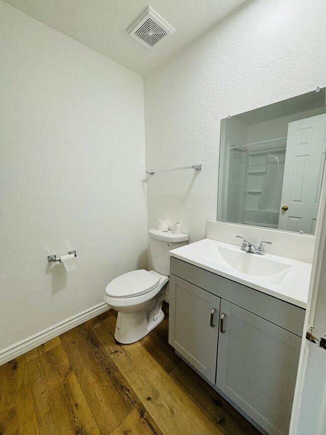 Building Photo - 10635 Sherman Grove Ave