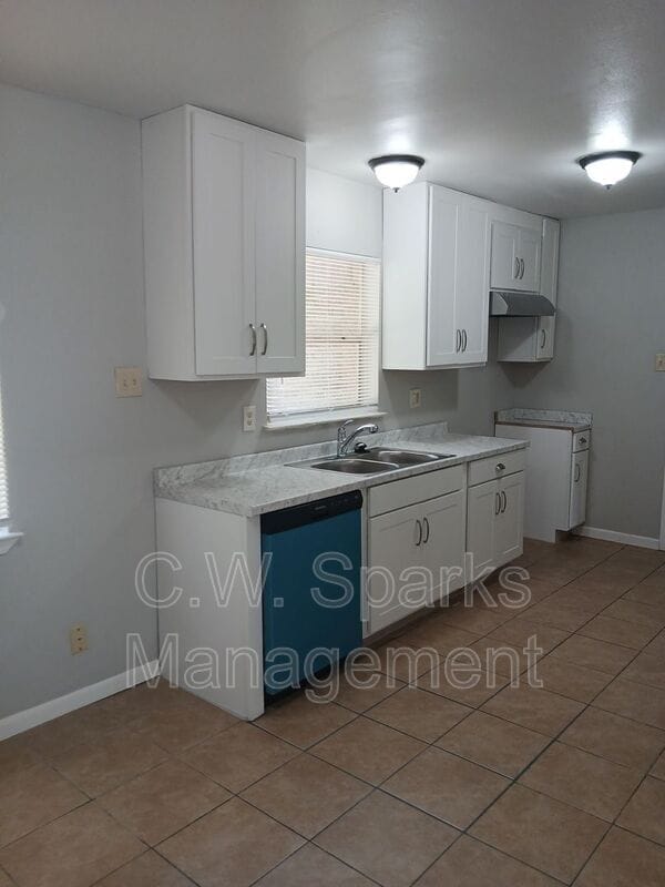 Building Photo - 635 Highfall Dr