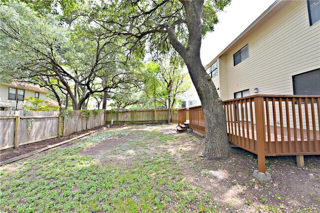 Building Photo - 13003 Sinton Ln