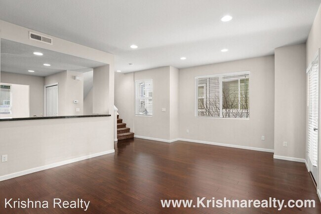 Building Photo - 3 br, 2.5 bath House - 10571 NE Park Ridge...