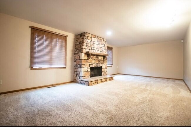 Building Photo - 1115 Sioux Dr