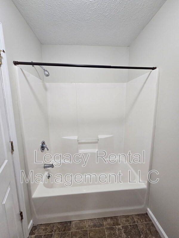 Building Photo - 109 Debbie Dr