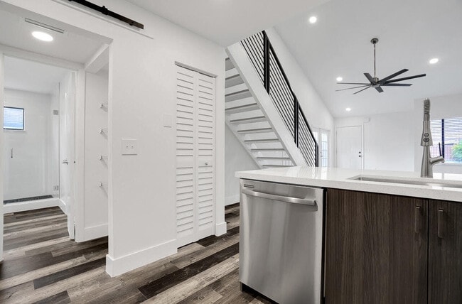 Building Photo - 4143 Palm Bay Cir