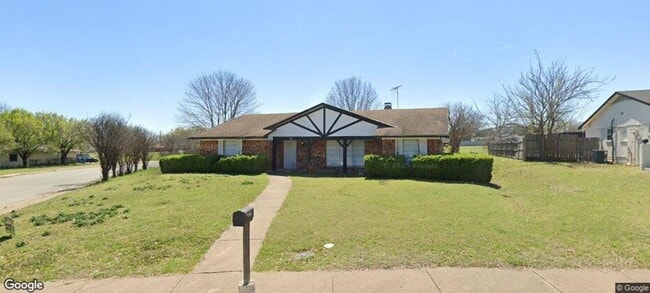 Building Photo - Charming 3-Bedroom, 3-Bathroom Home with S...