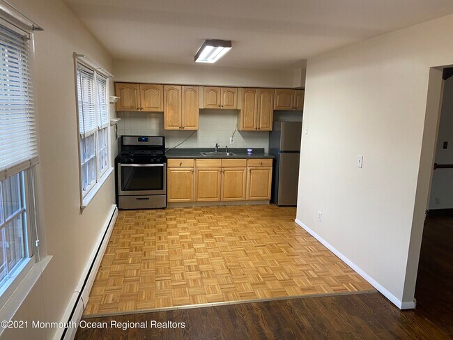 Building Photo - 364 Westwood Ave