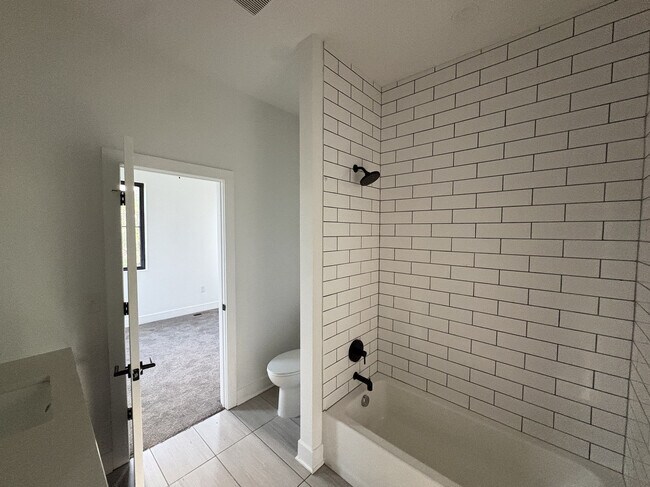 Building Photo - 351 Loeffler Ave