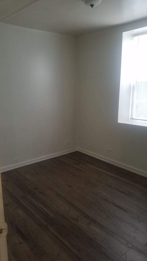 Building Photo - 4207 N Sawyer Ave