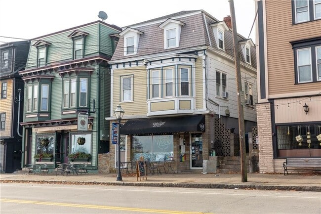 Building Photo - 309 Main St