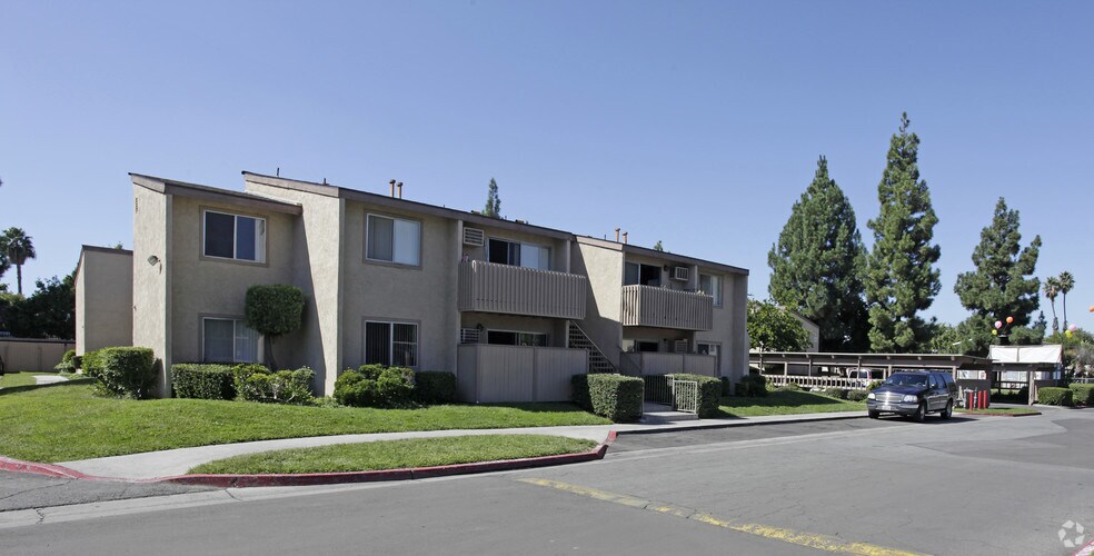 El Adobe - ELEVATE APARTMENT HOMES