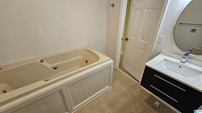 Building Photo - 3028 Old Stone Dr