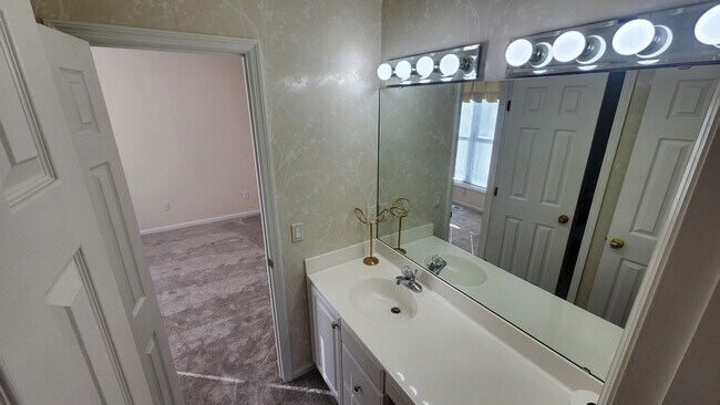 Building Photo - 9696 Carriage Run Ct