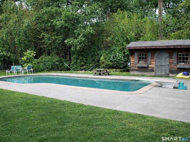 Building Photo - 88 Sanford Ln