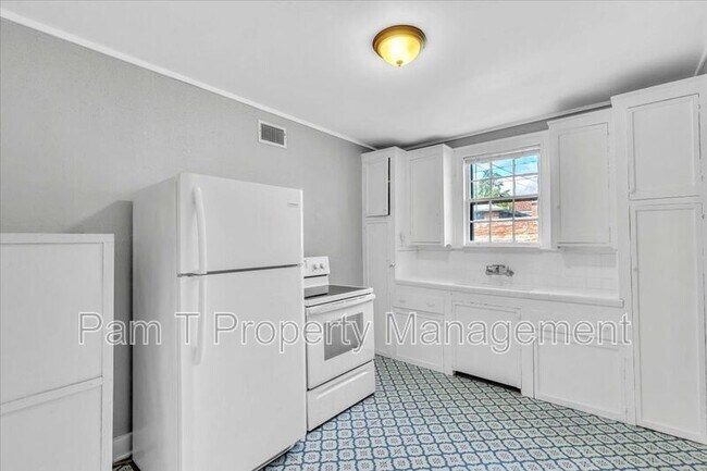 Building Photo - 740 E.45th St. #2