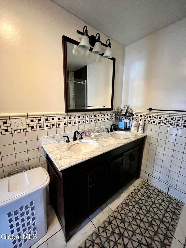 Building Photo - 2971 NY-10