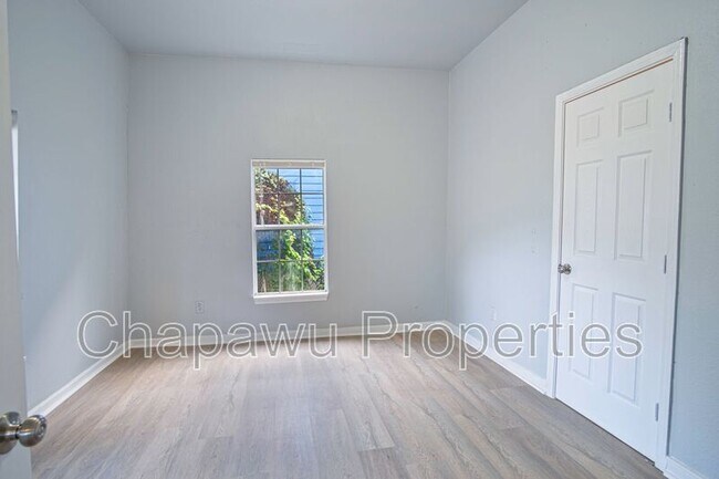 Building Photo - 1412 Hays St