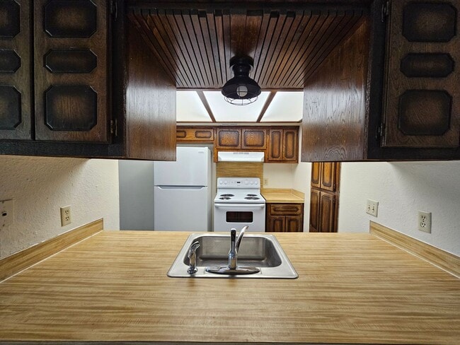 Building Photo - (2) Bed/(1) Bath Duplex in SE Norman Avail...