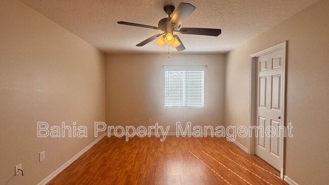 Building Photo - 2487 Hassonite St