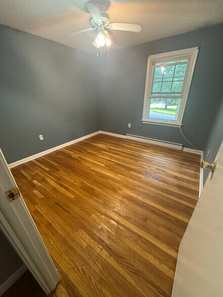 Building Photo - 8 Dogwood Ln