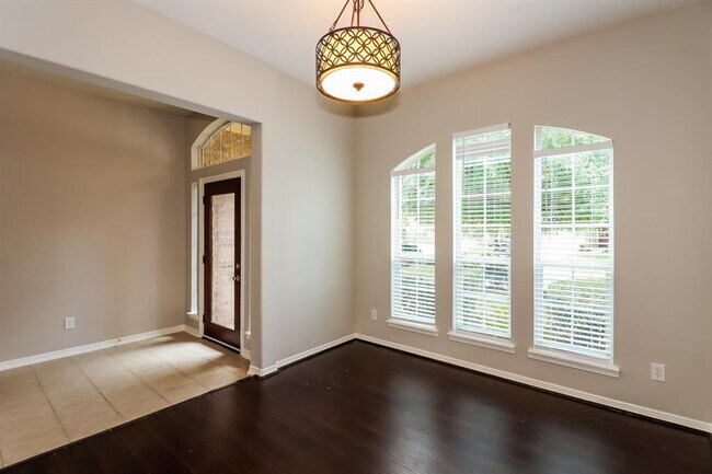 Building Photo - 1023 Casting Springs Way