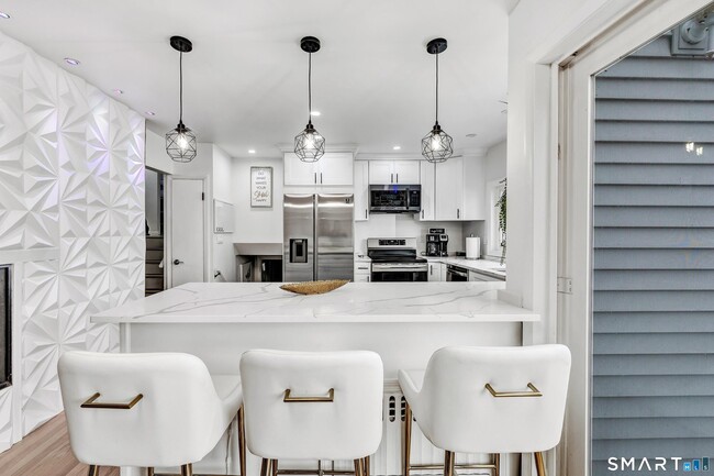 Building Photo - 110 Grenelle St