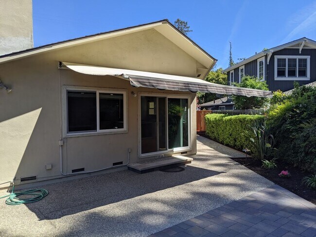 Building Photo - EMERALD HILLS - Premium updates thoughout including park like back yard