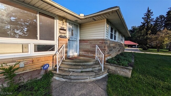 Building Photo - 523 Harris Rd