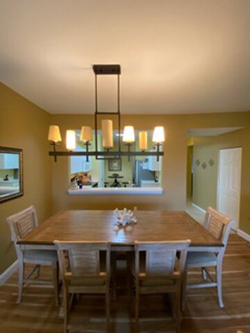 Building Photo - 3973 Bishopwood Ct E