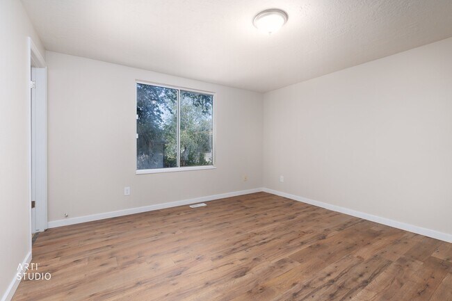 Building Photo - 965 Dorothea Way