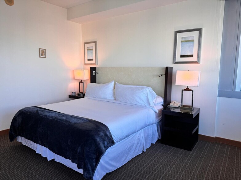 Building Photo - 1395 Brickell Ave