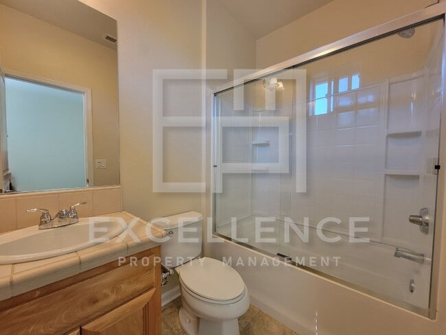 Building Photo - Updated 3 Story Townhouse with Garage, in Willow Glen!