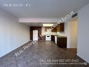 Building Photo - Charming Avondale Condo