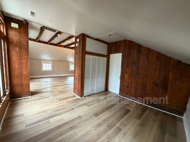 Building Photo - 1 Breakneck Rd