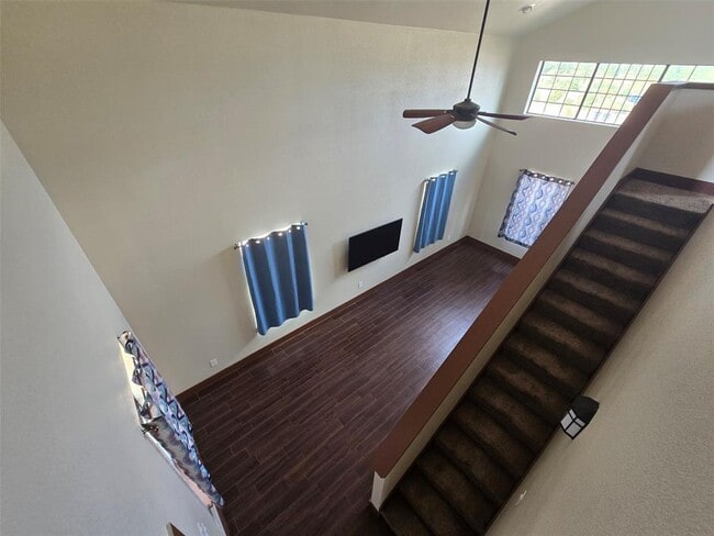 Building Photo - 143 Spring Hollow Trail