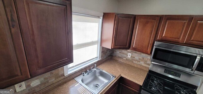 Building Photo - 1753 Fairway Hill Dr SE