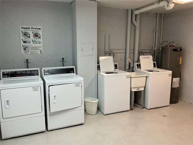 Building Photo - 3010 N Course Dr
