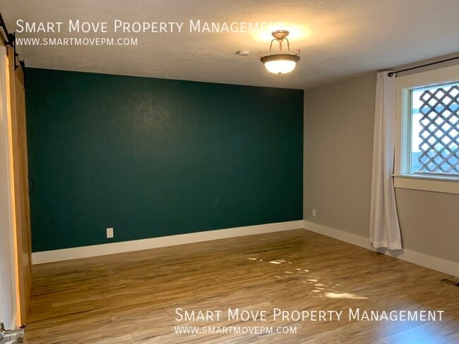 Building Photo - 843 E Valencia St