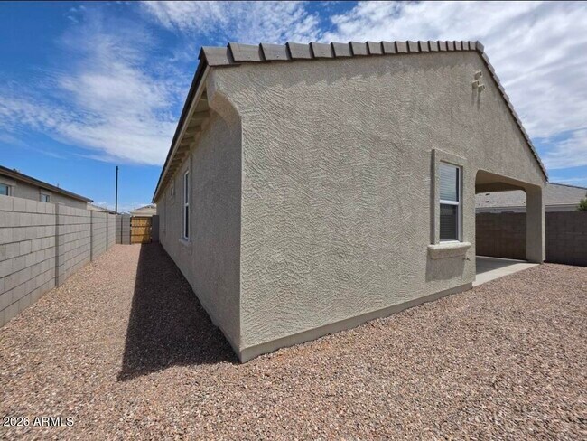 Building Photo - 18399 W Buckskin Trl