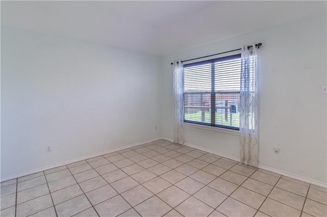 Building Photo - 16049 Treebine Dr