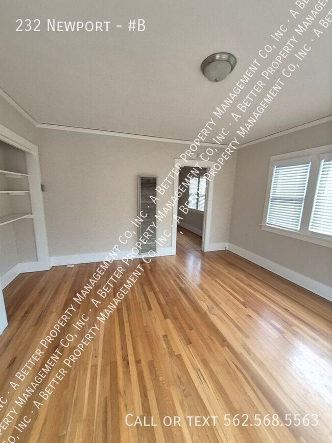 Building Photo - 232 Newport-#B