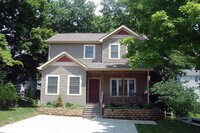 Building Photo - First month's RENT FREE!  3 Bedroom 3 Bath House Next to Campus