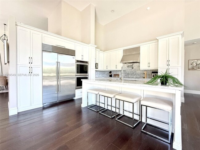 Building Photo - 400 Alexandra Cir