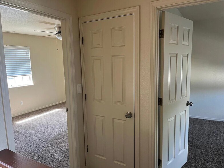 Building Photo - 1977 Ponderosa Dr